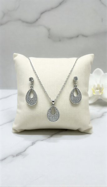 Shimmering Crystal Teardrop Suite – Elegant Open-Frame Pendant & Drop Earring Set