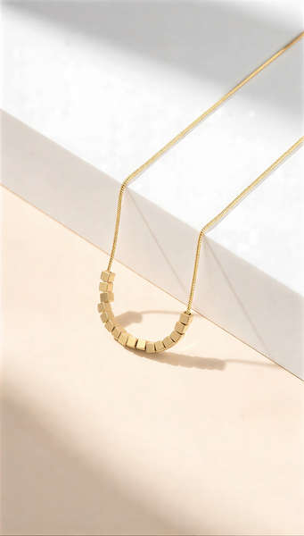 Vintage Filigree Flower Necklace – Elegant Crystal Petal Pendant