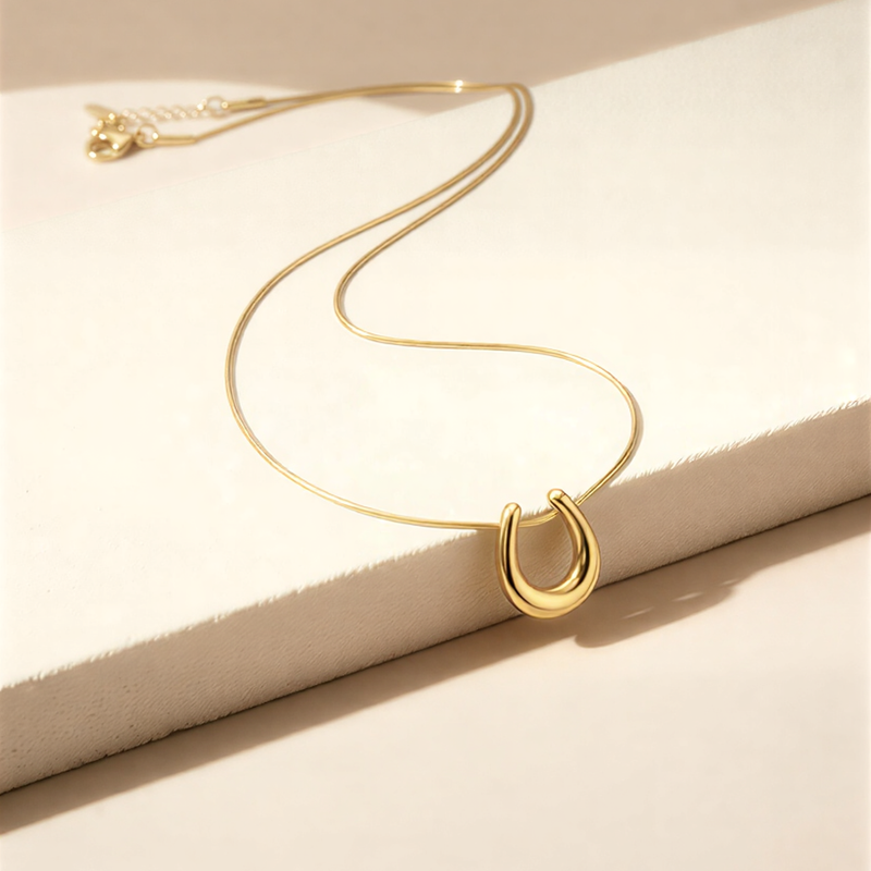 Elegant Filigree Floral Chain Necklace – Sparkling Crystal Flower Pendant