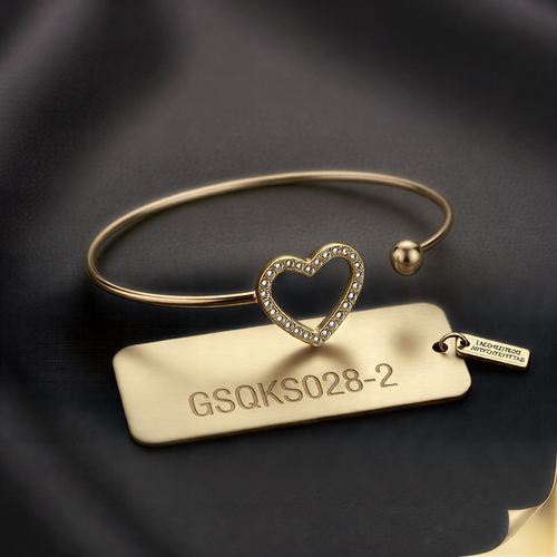 Eternal Heart & Pearl Charm Bangle – Elegant Open-Cuff Edition