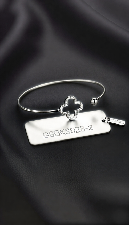Eternal Heart & Pearl Charm Bangle – Elegant Open-Cuff Bracelet