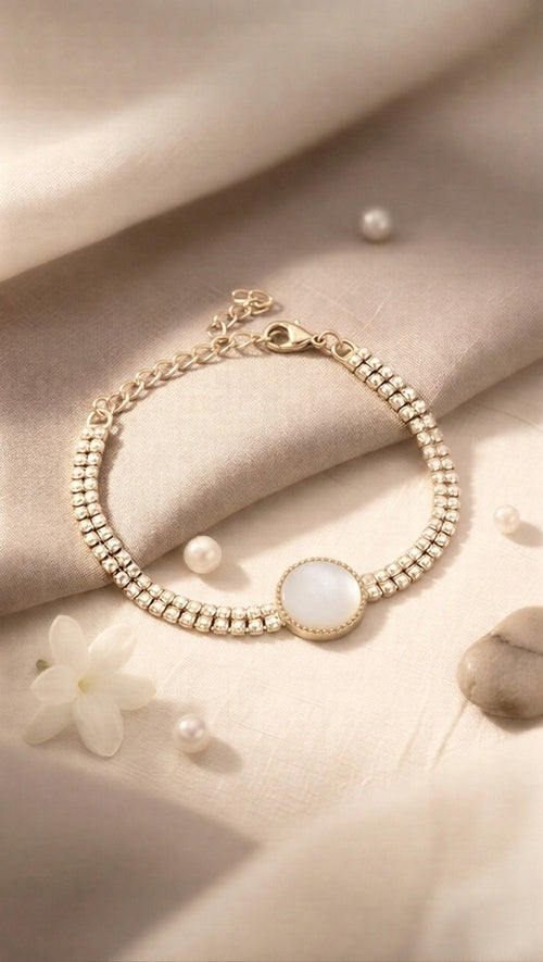 Bold White Onyx Circular Bracelet – Luxury Dual-Strand Gold Wristwear with Adjustable Secure Clasp