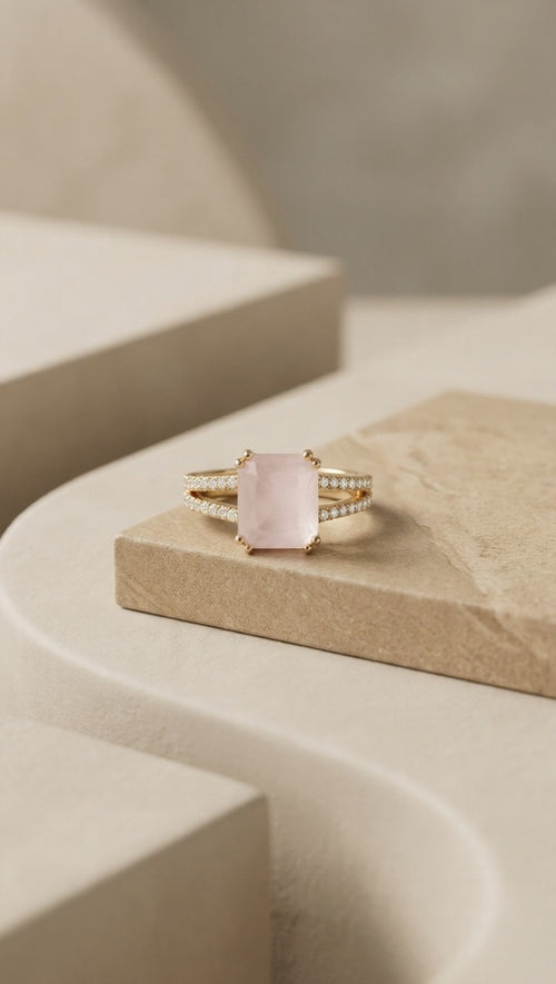 Aethelgard Fusion: Gold-Lustre Bow-Motif Accents, Silver-Polish Astral Bands & Emerald-Cut Statement Rings