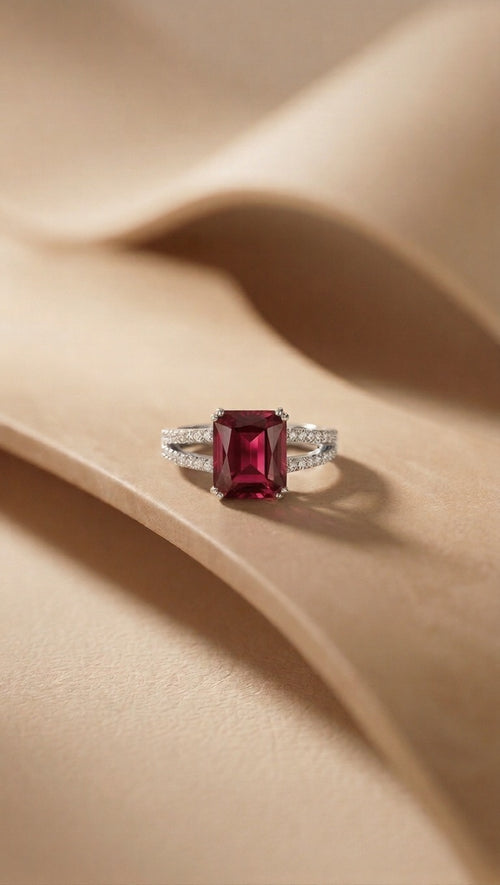 The Dual-Lustre Anthology: Bimetallic Astral & Emerald-Cut Solitaires