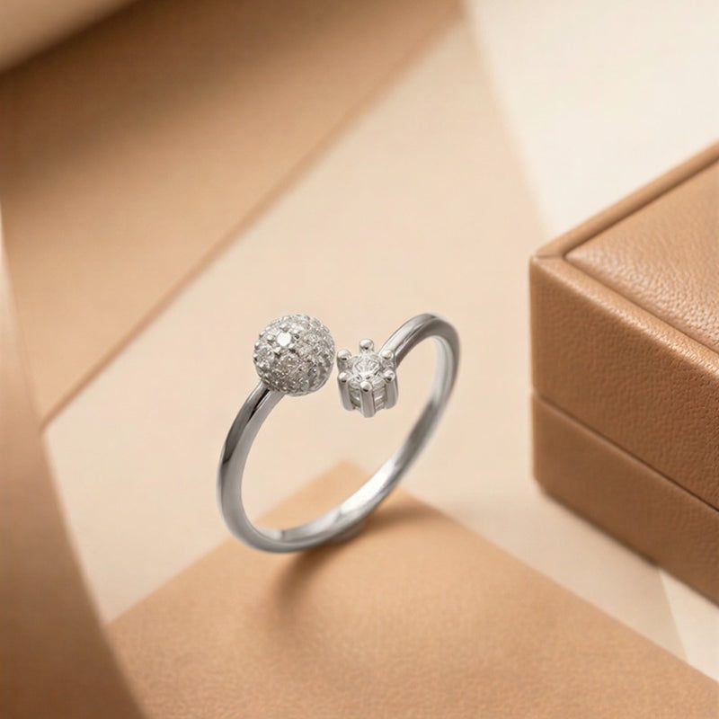 Imperial Astral Synthesis: Radiant Gold Clover Bundles & Argent Moon-Phase Rings