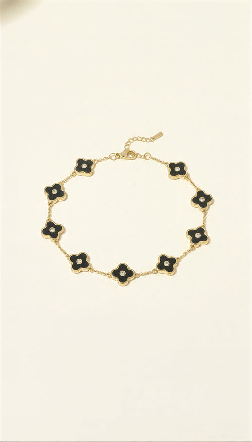 Luxury Clover Motif Jewelry Set – Elegant Black & White Pearl Station Collection