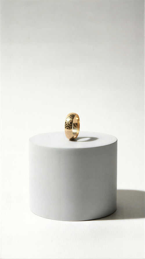 Premium Engraved Metallic Band Ring – Stylish Patterned Fashion Ring.