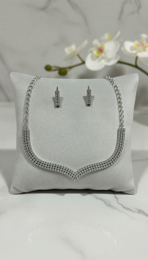 Glamour V-Shape Crystal Jewelry Set – Gold & Silver Tone Options